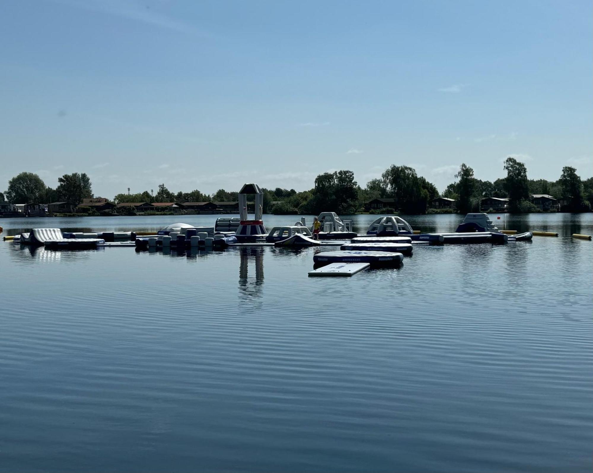 Fable Lodge Tattershall Lakes - Luxury Lakeside Lodge With Hot Tub Exterior photo