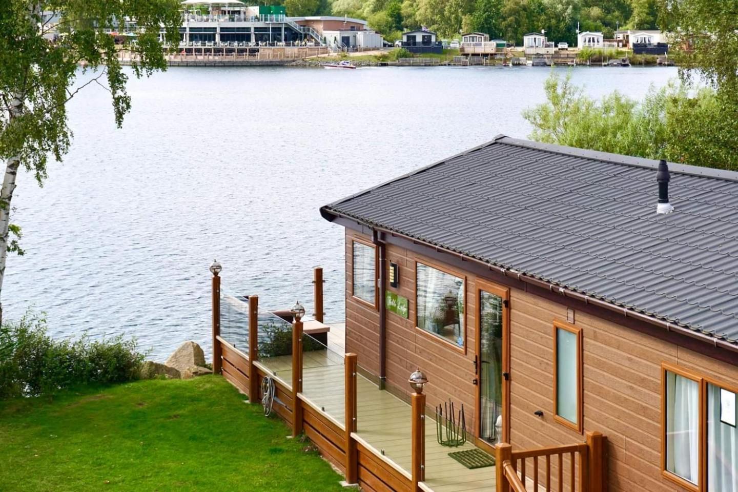 Fable Lodge Tattershall Lakes - Luxury Lakeside Lodge With Hot Tub Exterior photo