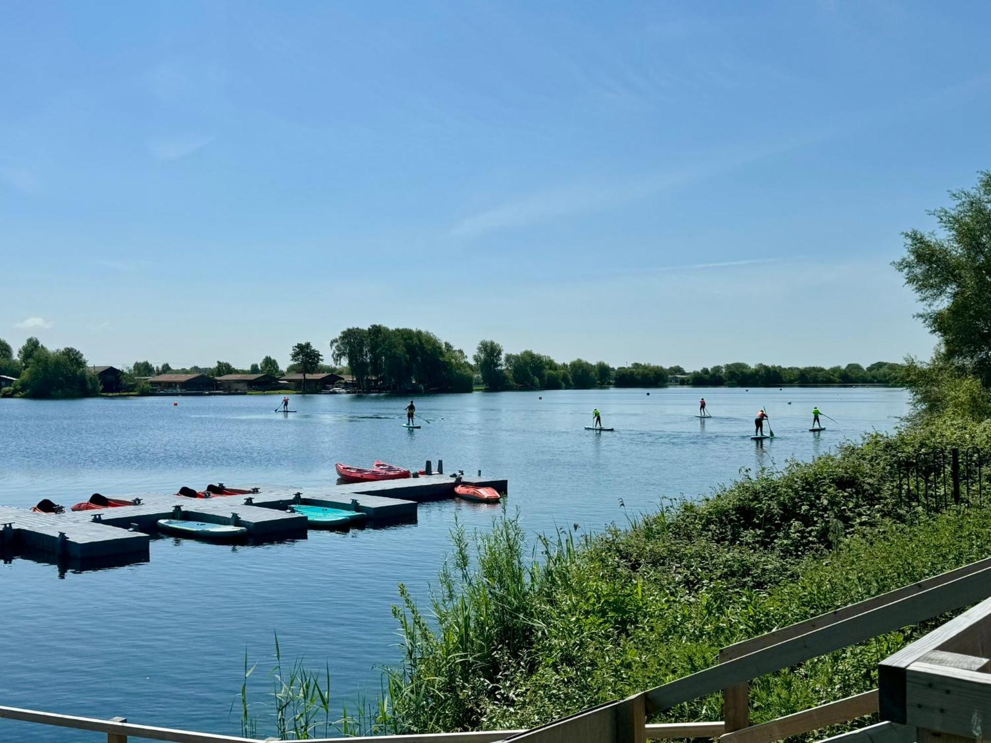 Fable Lodge Tattershall Lakes - Luxury Lakeside Lodge With Hot Tub Exterior photo